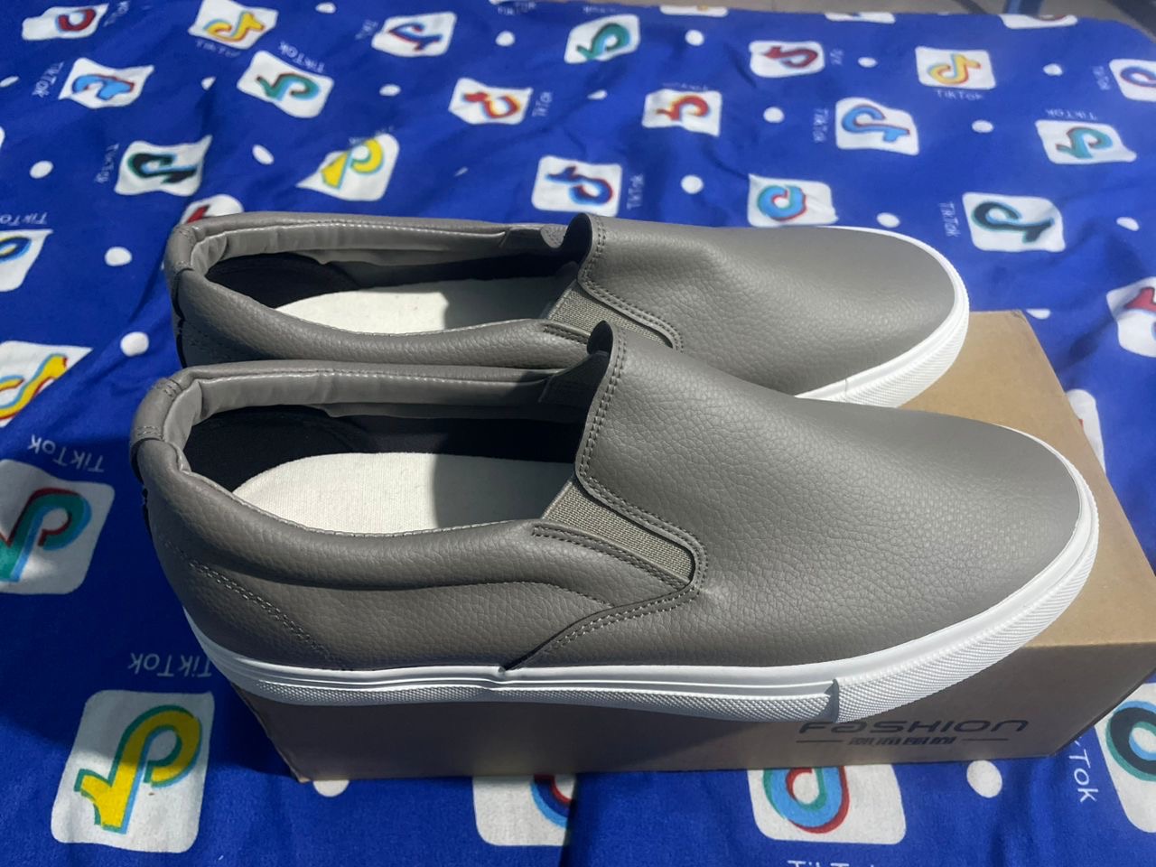 Men’s/Unisex Leather Slip-On Casual Sneakers